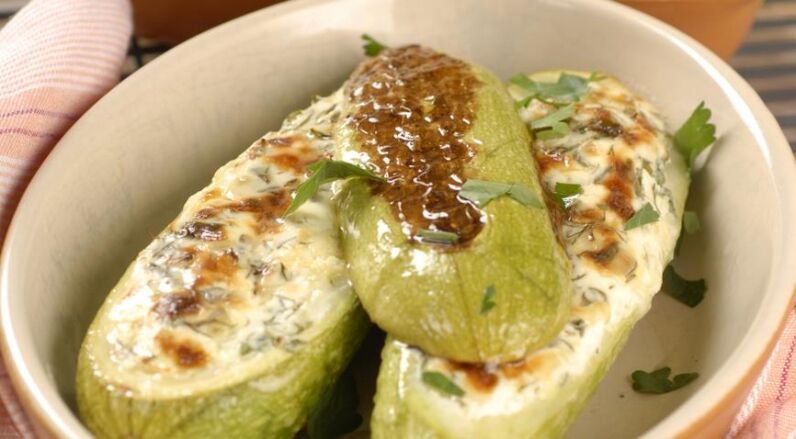 Boneka zucchini sampurna nyugemakeun rasa lapar bari nuturkeun diet 7 dinten